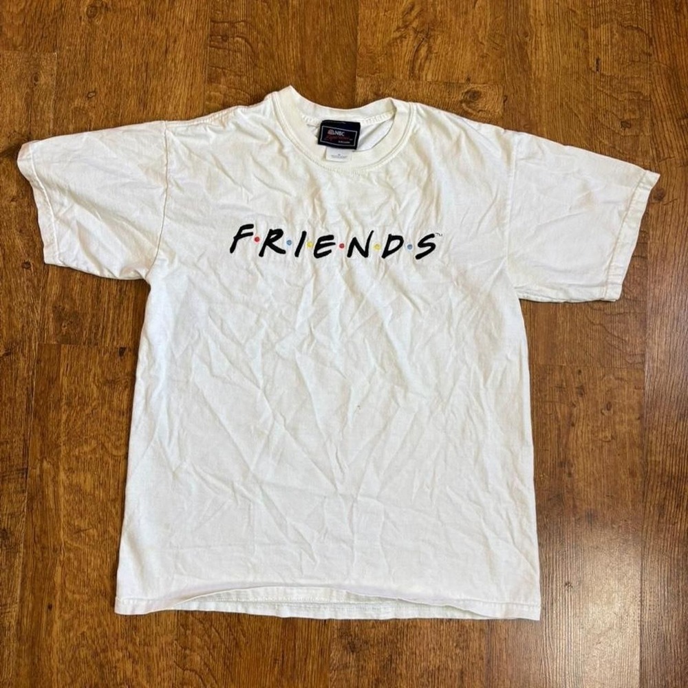 vintage early 2000s NBC Experience Store nyc embroidered Friends t-shirt w/ flaw